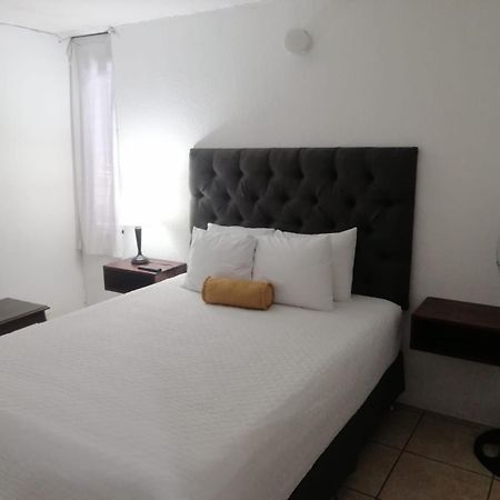 Global Airport Inn Free Shuttle 과테말라 외부 사진