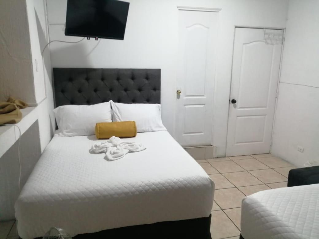 Global Airport Inn Free Shuttle 과테말라 객실 사진